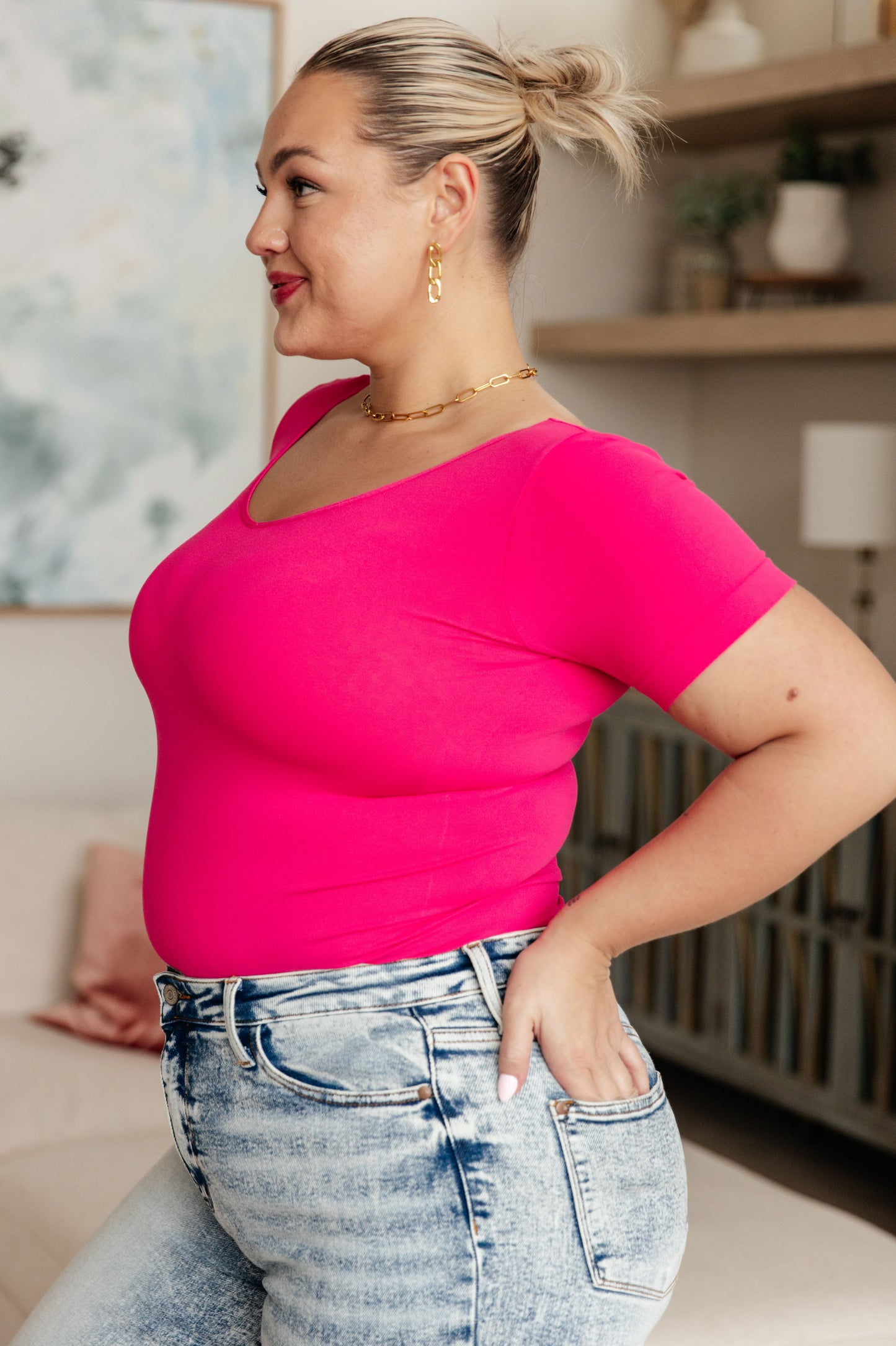 Everyday Scoop Neck Short Sleeve Top in Fuchsia