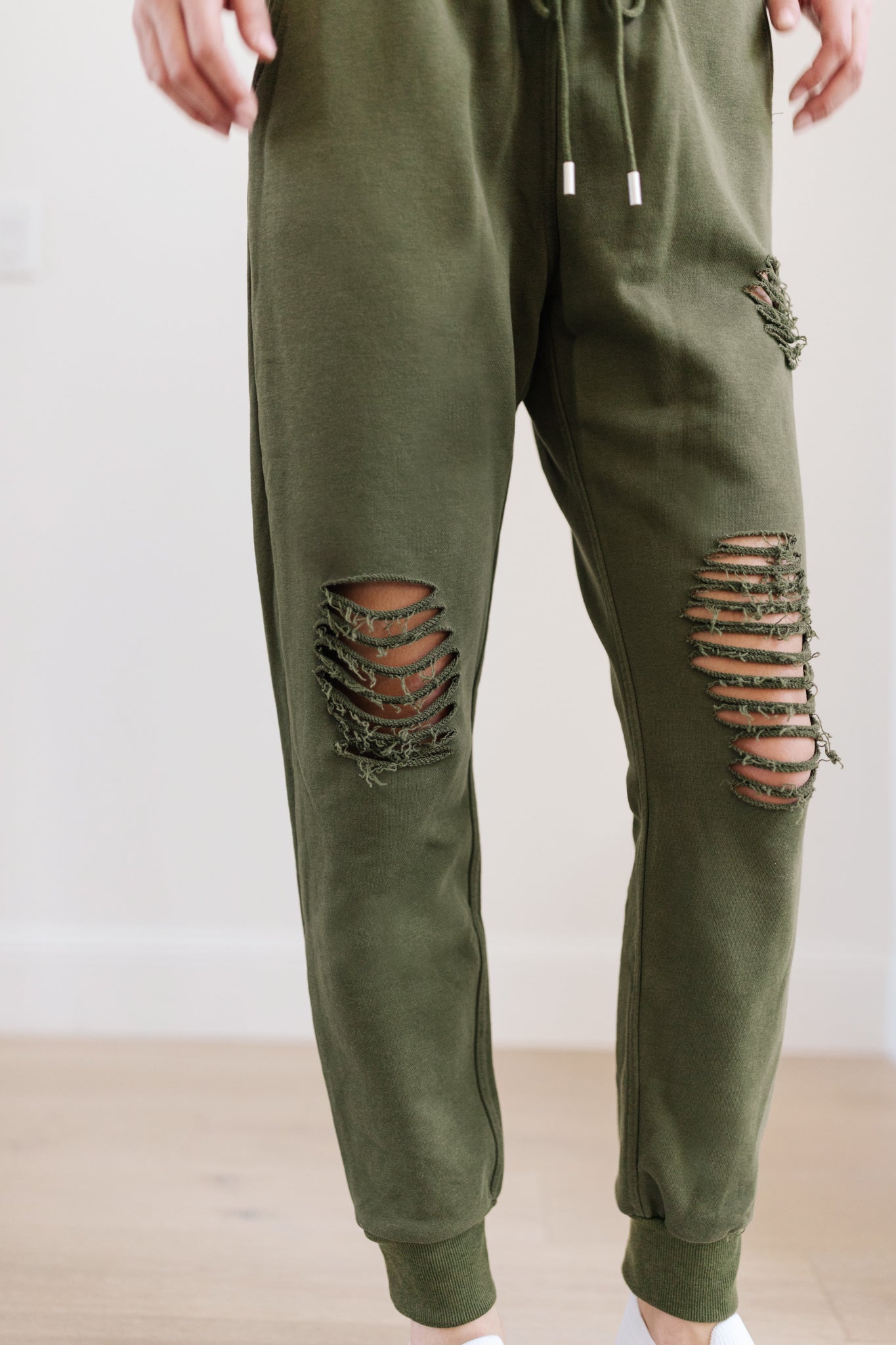 OLD Kick Back Distressed Joggers In Olive