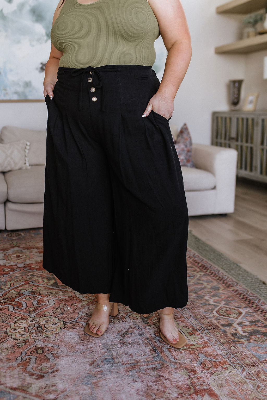 Modern Classic Wide Leg Crop Pants in Black