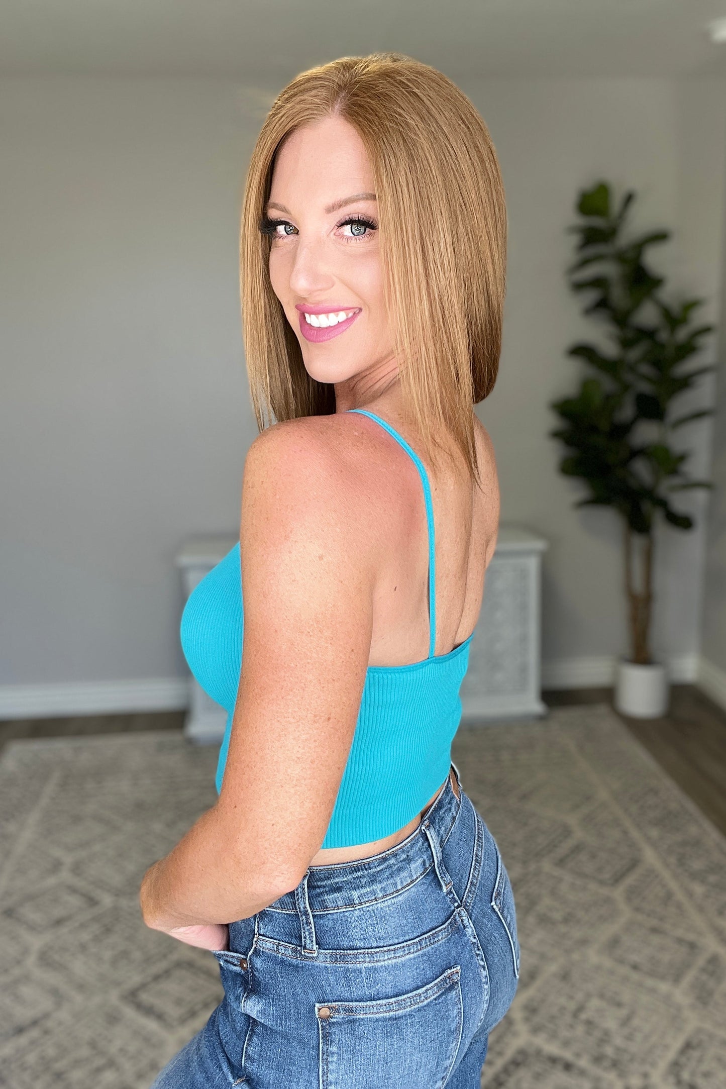 Ribbed Seamless Spaghetti Strap Crop Cami in Ice Blue